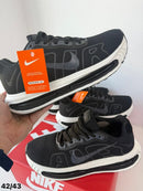 Nike Vomero "Preto"